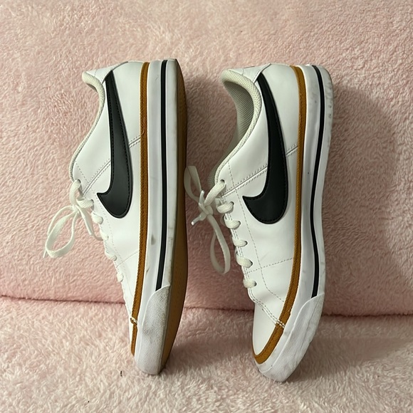 Nike Court Legacy Sneakers - Picture 12 of 14